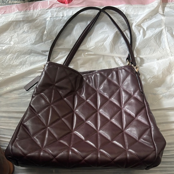 Handbags - Elegant Quilted Brown Handbag